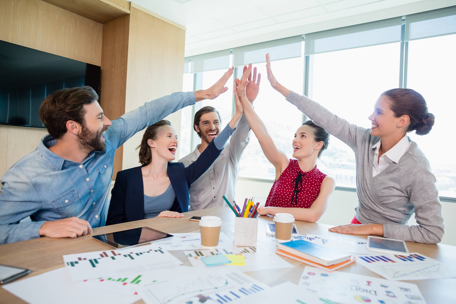 Tener amigos en el trabajo no es casualidad: es una ventaja competitiva para los despachos profesionales